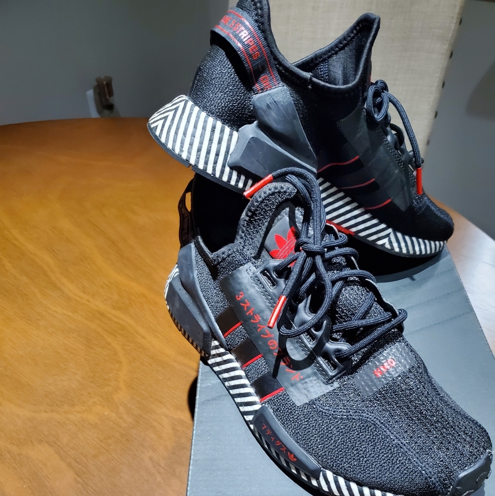 Adidas NMD R1 V2 J